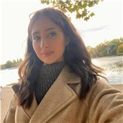 Soy responsable y con buen nivel de inglés. Me gusta trabajar con niños y ofrezco clases completas y divertidas.